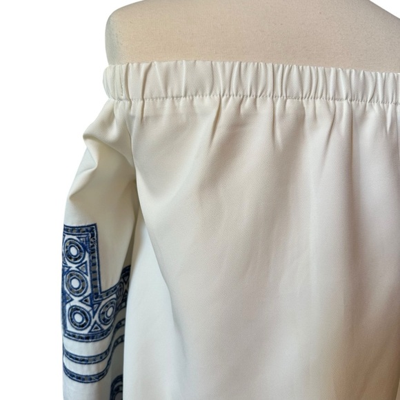 Sugarlips | White Blue Embroidered Pattern Off-Shoulder Boho Blouse Size Small - Picture 8 of 13